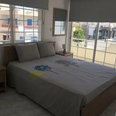 Apartman Modern In Town Centre Paphos