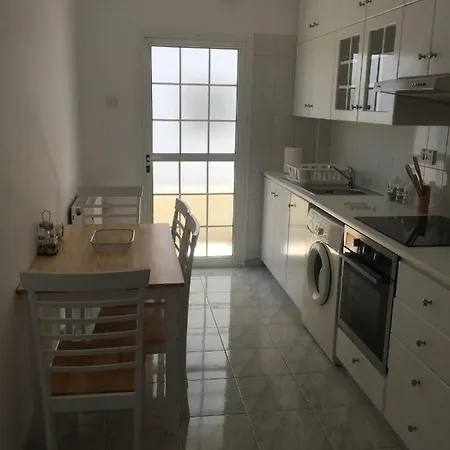 Modern In Town Centre Apartman *